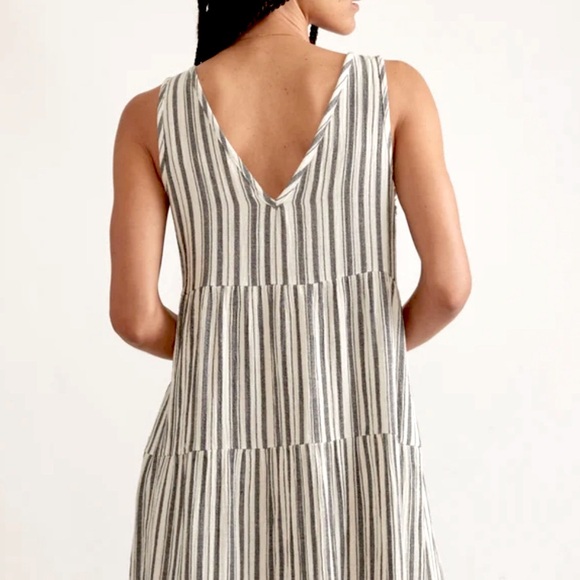 Marine Layer Corinne Double Cloth Maxi Dress - Picture 13 of 13